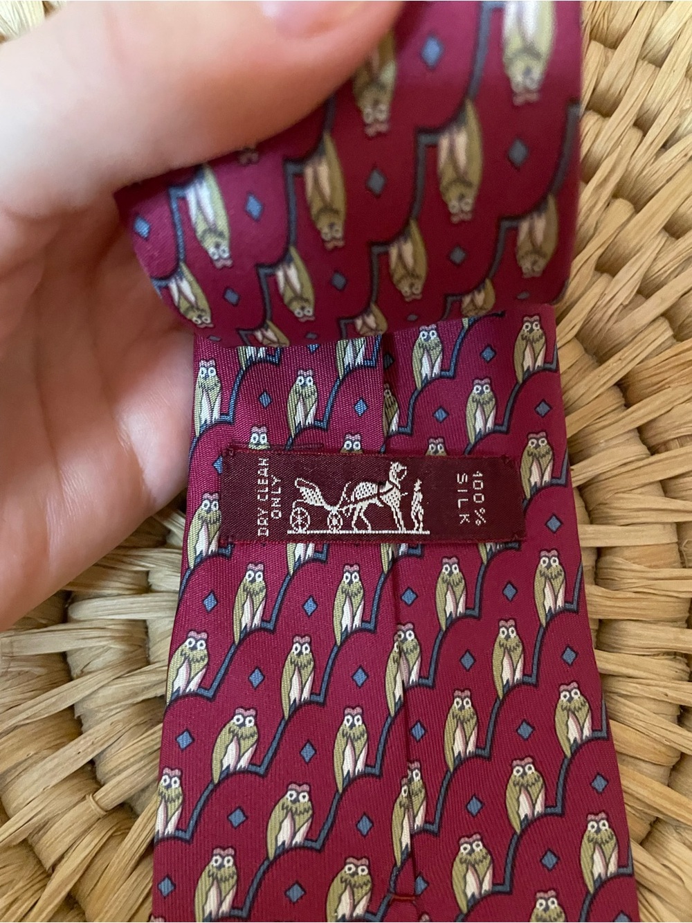 Hermes Paris Vintage 90s Limited Edition 100% Silk Pink Owl Neck Tie *Rare* - Picture 6 of 13